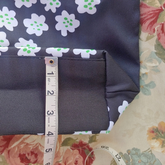 marimekko x Clinique Black and White Floral Tote Bag 16" x 13.5" - Picture 9 of 17